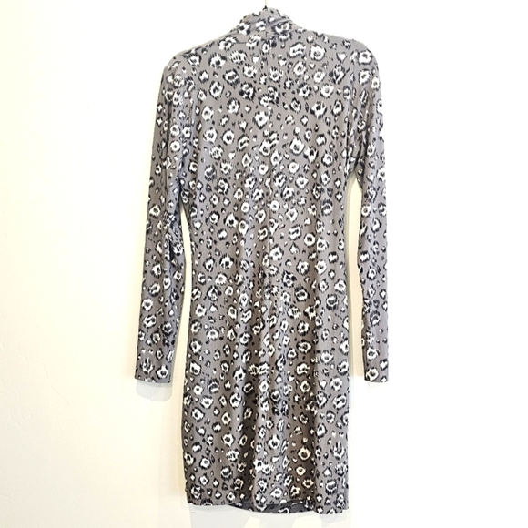Norma Kamali Jersey Knit Gray And Black Leopard Print Wrap Women's Dress Size L - Picture 4 of 4